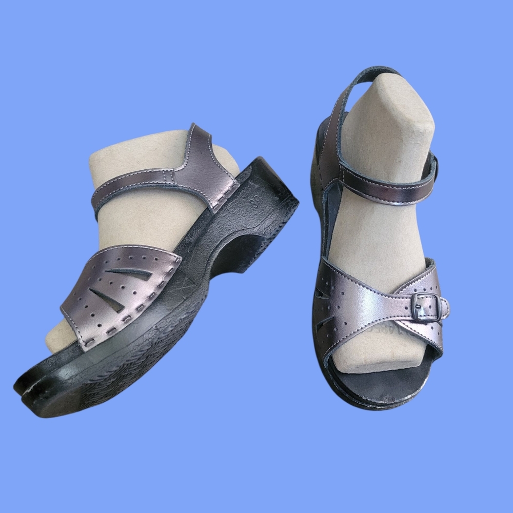 SVEN CLOGS Pewter Buckle Sandal Leather Wood 39